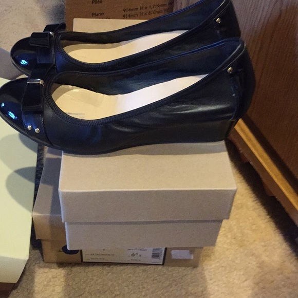 Shoes - Picture 3 of 3